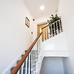 York Crescent Apartments
