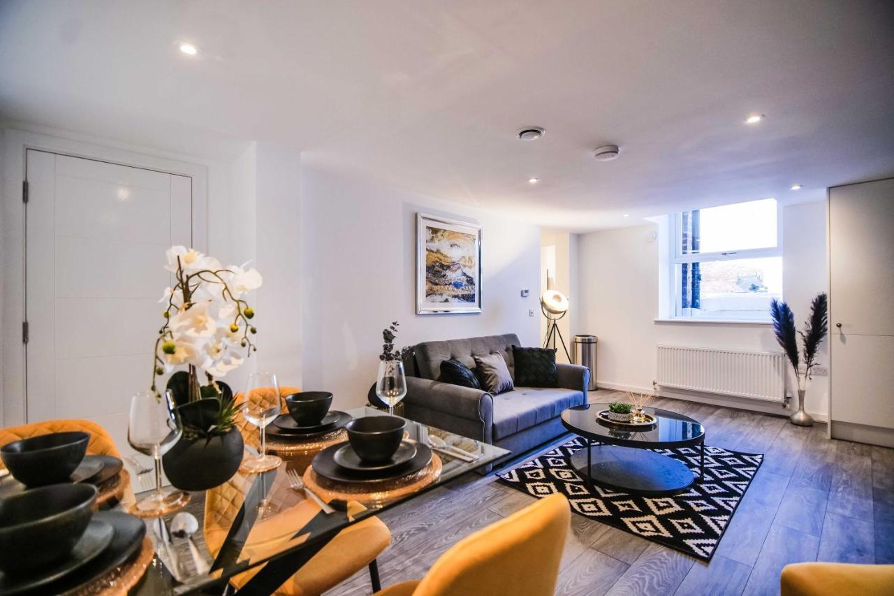 Apartment Crescent York