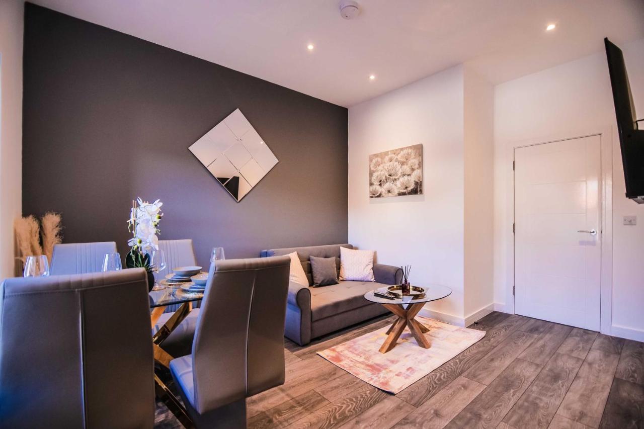 Crescent Apartment